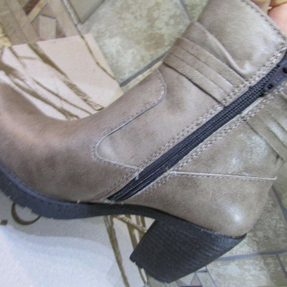 B.O.C BORN ALICUDI ANKLE BOOTS TAUPE WOMENS - Picture 4 of 7